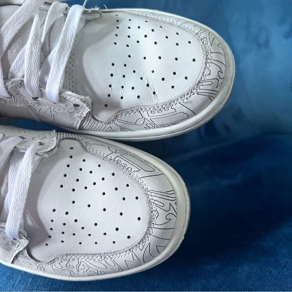 Jordan Mens High-Top Sneakers in White and Light Gray